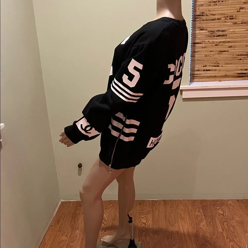 Black and White Logo Sweatshirt With Zippers on Sides XL - Picture 4 of 8